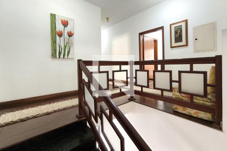 Casa de condomínio à venda com 590m², 4 quartos e 6 vagas Casa de condomínio à venda com 590m², 4 quartos e 6 vagasSala 2