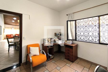 Casa de condomínio à venda com 590m², 4 quartos e 6 vagas Casa de condomínio à venda com 590m², 4 quartos e 6 vagasEscritório