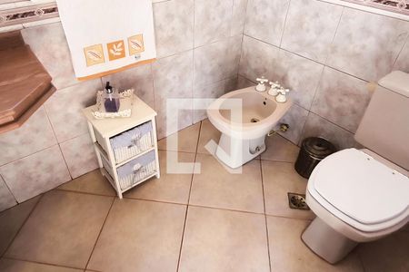 Casa de condomínio à venda com 590m², 4 quartos e 6 vagas Casa de condomínio à venda com 590m², 4 quartos e 6 vagasEdícula