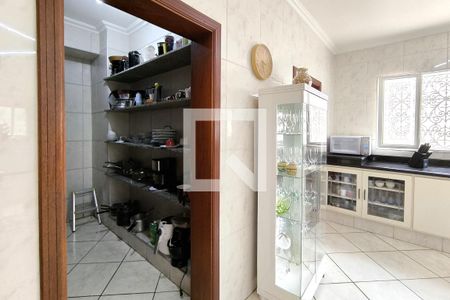 Casa de condomínio à venda com 590m², 4 quartos e 6 vagas Casa de condomínio à venda com 590m², 4 quartos e 6 vagasCozinha