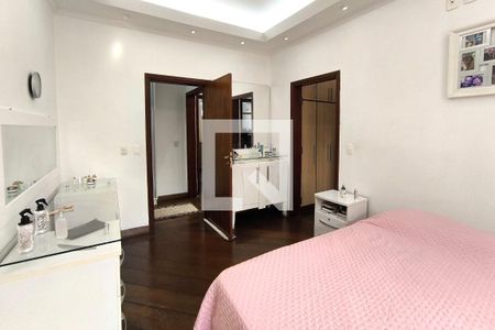 Casa de condomínio à venda com 590m², 4 quartos e 6 vagas Casa de condomínio à venda com 590m², 4 quartos e 6 vagasSuíte 3