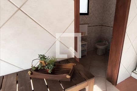 Casa de condomínio à venda com 590m², 4 quartos e 6 vagas Casa de condomínio à venda com 590m², 4 quartos e 6 vagasEdícula