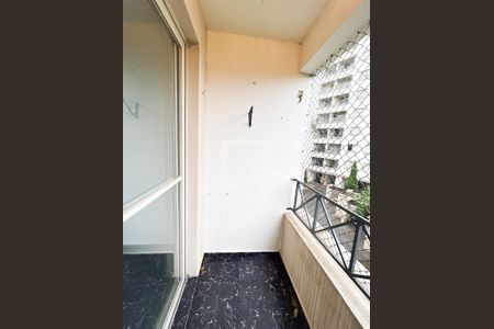 Apartamento para alugar com 64m², 2 quartos e 1 vaga Apartamento para alugar com 64m², 2 quartos e 1 vagaVaranda