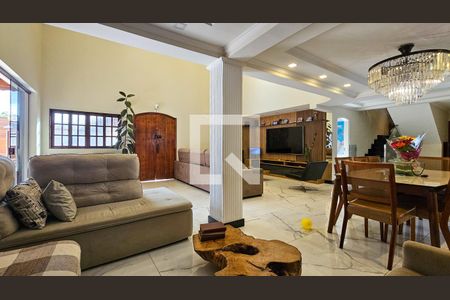 Sala de casa à venda com 6 quartos, 714m² em Interlagos, São Paulo