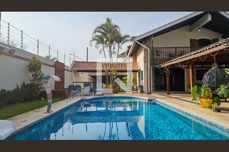 Casa à venda com 714m², 6 quartos e 4 vagas Casa à venda com 714m², 6 quartos e 4 vagasPiscina