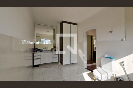 Casa à venda com 714m², 6 quartos e 4 vagas Casa à venda com 714m², 6 quartos e 4 vagasBanheiro da Suite 4