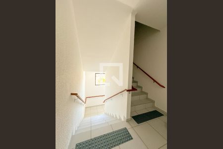 Apartamento para alugar com 80m², 2 quartos e 1 vagaEscada