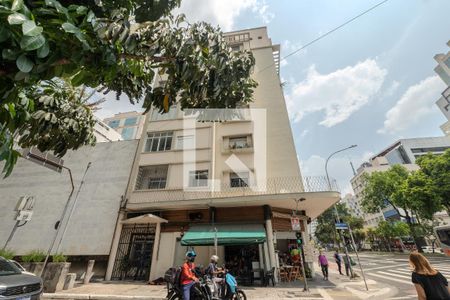 Apartamento à venda com 78m², 2 quartos e sem vaga Apartamento à venda com 78m², 2 quartos e sem vagaFachada