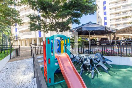 Apartamento à venda com 105m², 3 quartos e 2 vagasÁrea comum - Playground