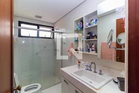 Apartamento para alugar com 197m², 4 quartos e 3 vagas Apartamento para alugar com 197m², 4 quartos e 3 vagasBanheiro da Suíte 1