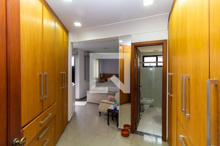 Apartamento para alugar com 197m², 4 quartos e 3 vagas Apartamento para alugar com 197m², 4 quartos e 3 vagasQuarto 2 - Suíte 1