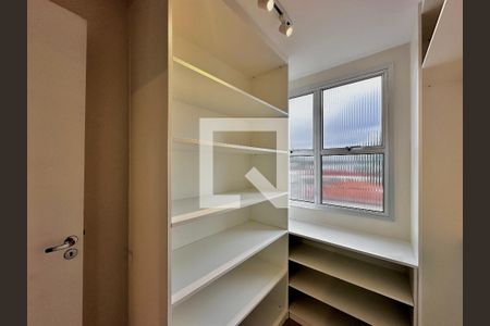 Apartamento à venda com 96m², 2 quartos e 1 vaga Apartamento à venda com 96m², 2 quartos e 1 vagaCloset Suíte 2