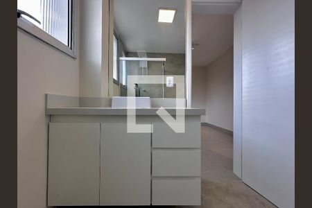 Apartamento à venda com 96m², 2 quartos e 1 vaga Apartamento à venda com 96m², 2 quartos e 1 vagaBanheiro Suíte 1