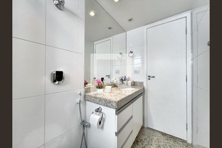 Apartamento à venda com 75m², 2 quartos e 2 vagasBanheiro