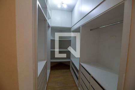 Apartamento à venda com 198m², 4 quartos e 3 vagasCloset da suíte 4