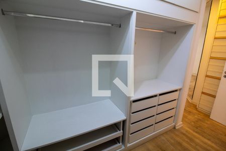Apartamento à venda com 198m², 4 quartos e 3 vagasBanheiro da Suíte 4