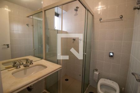 Apartamento à venda com 198m², 4 quartos e 3 vagasBanheiro da Suíte 3