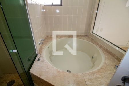 Apartamento à venda com 198m², 4 quartos e 3 vagasBanheiro da Suíte 4