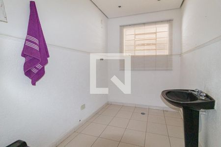 Casa à venda com 179m², 4 quartos e 4 vagas Casa à venda com 179m², 4 quartos e 4 vagasBanheiro 1