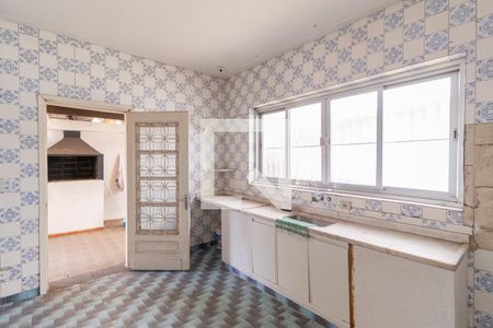 Casa à venda com 179m², 4 quartos e 4 vagas Casa à venda com 179m², 4 quartos e 4 vagasCozinha