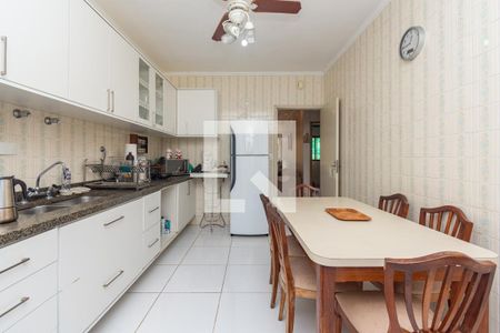 Casa à venda com 232m², 2 quartos e 1 vagaCozinha