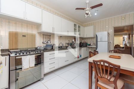 Casa à venda com 232m², 2 quartos e 1 vagaCozinha