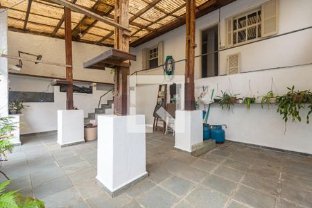 Casa à venda com 232m², 2 quartos e 1 vagaQuintal coberto