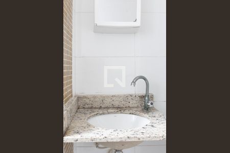 Banheiro de apartamento para alugar com 1 quarto, 47m² em Vila Voturua, São Vicente