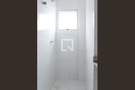 Banheiro de apartamento para alugar com 1 quarto, 47m² em Vila Voturua, São Vicente