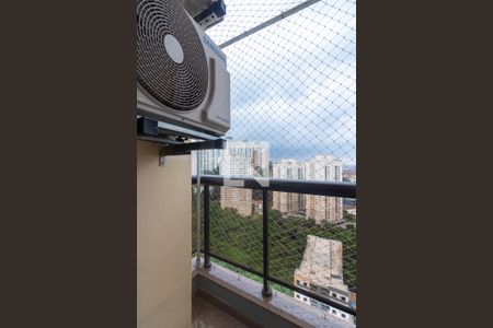 Apartamento à venda com 73m², 2 quartos e 1 vagaSacada do Quarto 1