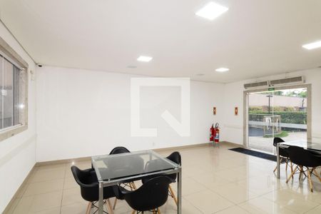 Apartamento para alugar com 44m², 2 quartos e 1 vaga Apartamento para alugar com 44m², 2 quartos e 1 vagaÁrea comum - Salão de festas