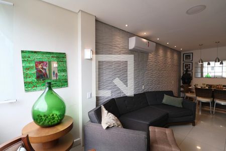 Apartamento para alugar com 238m², 4 quartos e 1 vagaSala