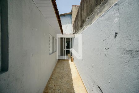Casa de condomínio para alugar com 77m², 3 quartos e sem vaga Casa de condomínio para alugar com 77m², 3 quartos e sem vagaQuintal