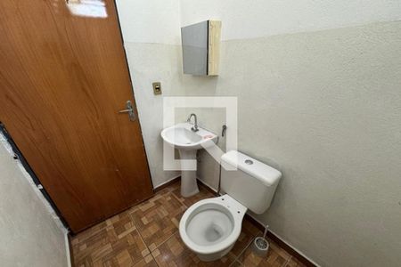 Banheiro de casa para alugar com 1 quarto, 28m² em Parque Residencial Cidade Universitaria, Ribeirão Preto