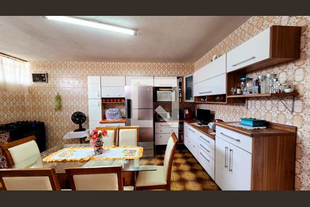 Casa à venda com 536m², 4 quartos e 4 vagasCozinha