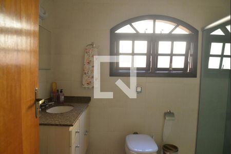 Casa à venda com 211m², 3 quartos e 3 vagasBanheiro da Suíte 1