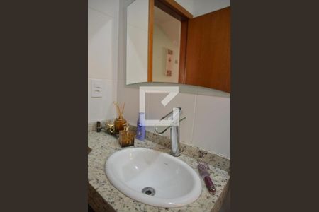 Casa à venda com 211m², 3 quartos e 3 vagasBanheiro Social