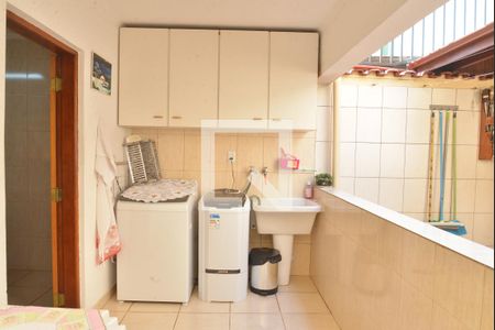 Casa à venda com 211m², 3 quartos e 3 vagasÁrea de Serviço