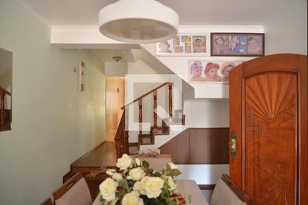 Casa à venda com 211m², 3 quartos e 3 vagasSala