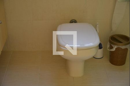 Casa à venda com 211m², 3 quartos e 3 vagasBanheiro da Suíte 1
