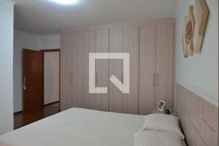 Casa à venda com 211m², 3 quartos e 3 vagasQuarto Suite 2