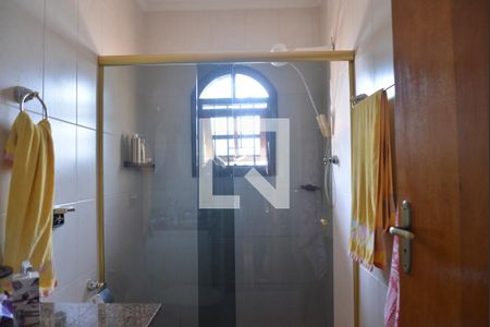 Casa à venda com 211m², 3 quartos e 3 vagasBanheiro da Suíte 2