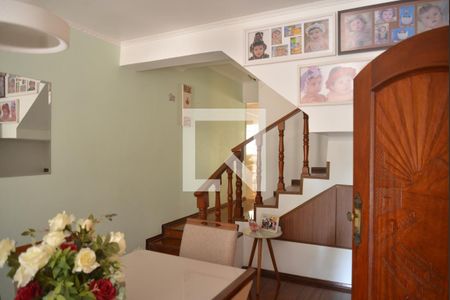 Casa à venda com 211m², 3 quartos e 3 vagasSala