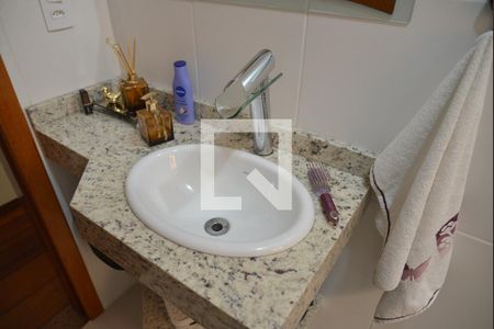 Casa à venda com 211m², 3 quartos e 3 vagasBanheiro Social