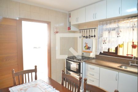 Casa à venda com 211m², 3 quartos e 3 vagasCozinha - Armários