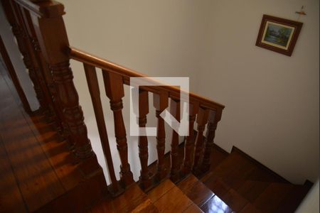 Casa à venda com 211m², 3 quartos e 3 vagasEscada