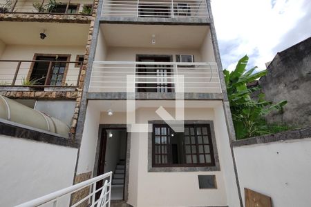 Casa de condomínio para alugar com 250m², 4 quartos e 1 vaga Casa de condomínio para alugar com 250m², 4 quartos e 1 vagaFachada da casa