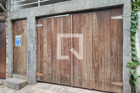 Casa de condomínio para alugar com 250m², 4 quartos e 1 vaga Casa de condomínio para alugar com 250m², 4 quartos e 1 vagaFachada e placa