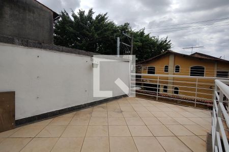 Casa de condomínio para alugar com 250m², 4 quartos e 1 vaga Casa de condomínio para alugar com 250m², 4 quartos e 1 vagaQuintal