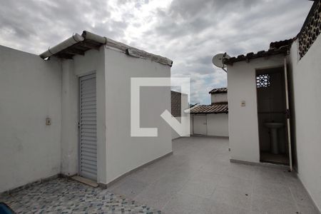 Casa de condomínio para alugar com 250m², 4 quartos e 1 vaga Casa de condomínio para alugar com 250m², 4 quartos e 1 vagaTerraço
